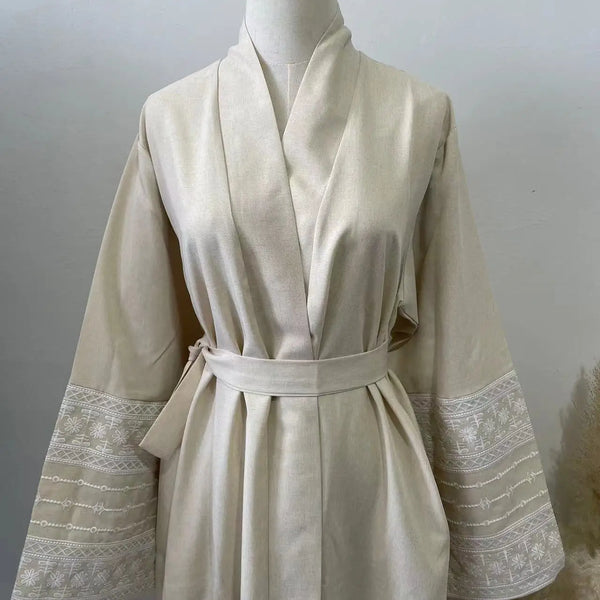 Noura Geborduurde Kimono