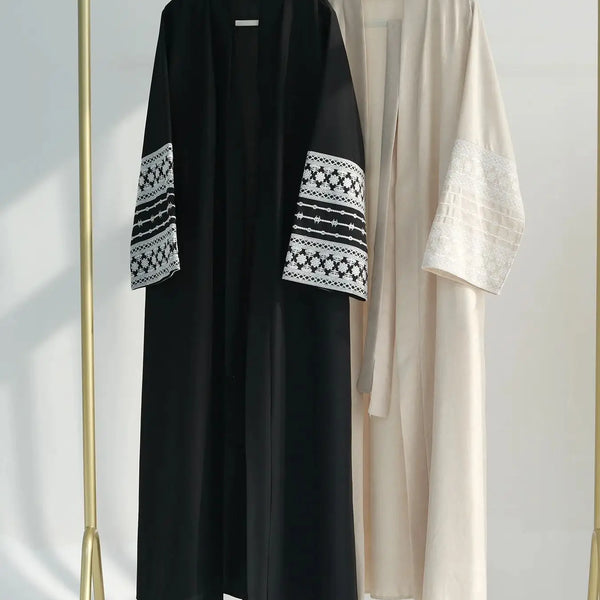 Noura Geborduurde Kimono