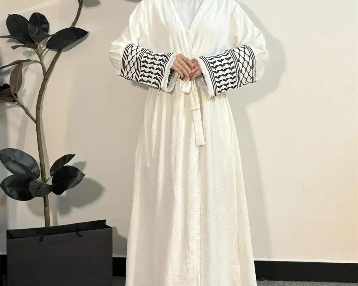 Alayna Borduren Abaya