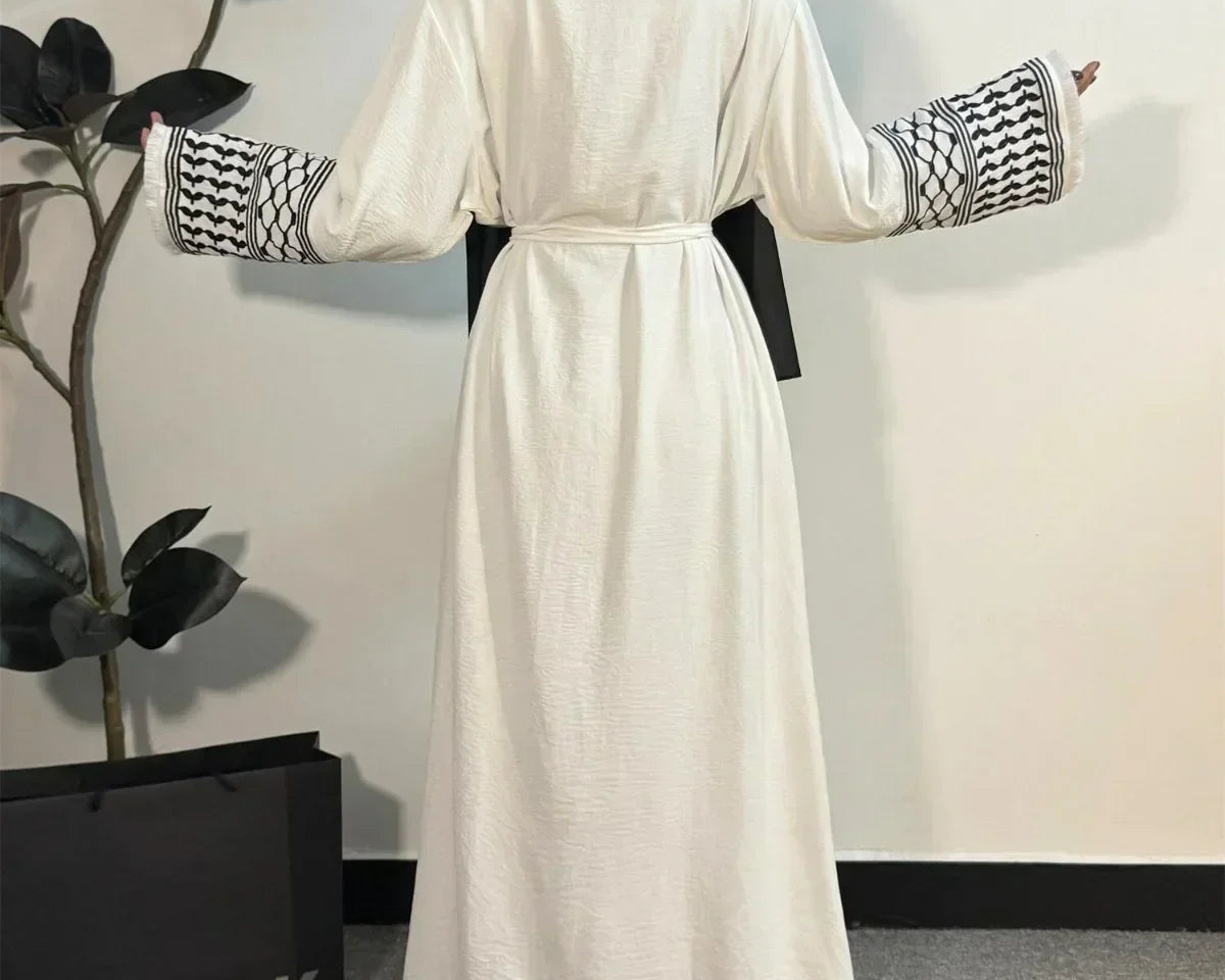 Alayna Borduren Abaya