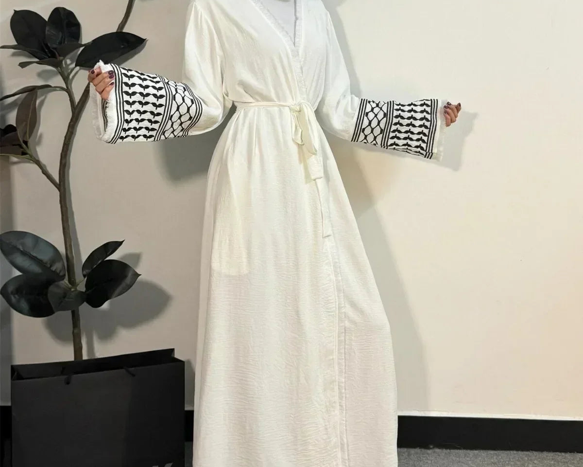 Alayna Borduren Abaya