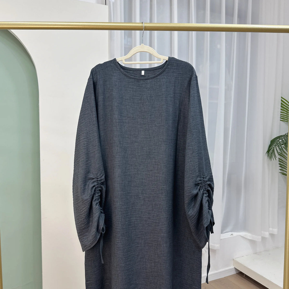 Amira Abaya Met Strikband